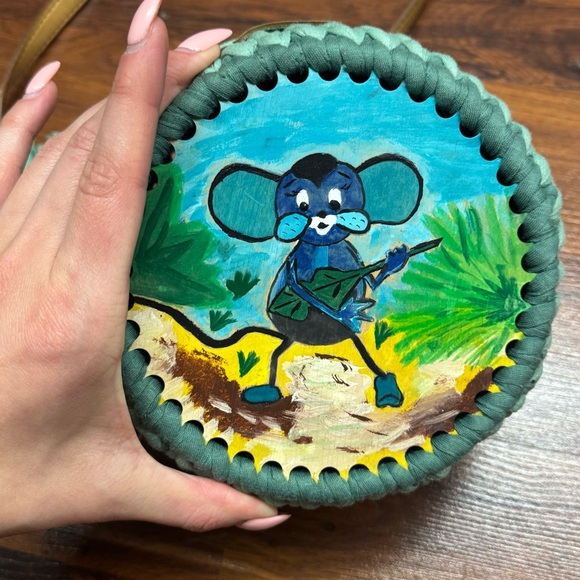 Green Round Crossbody Bag with Mouse Design - Picture 2 of 9